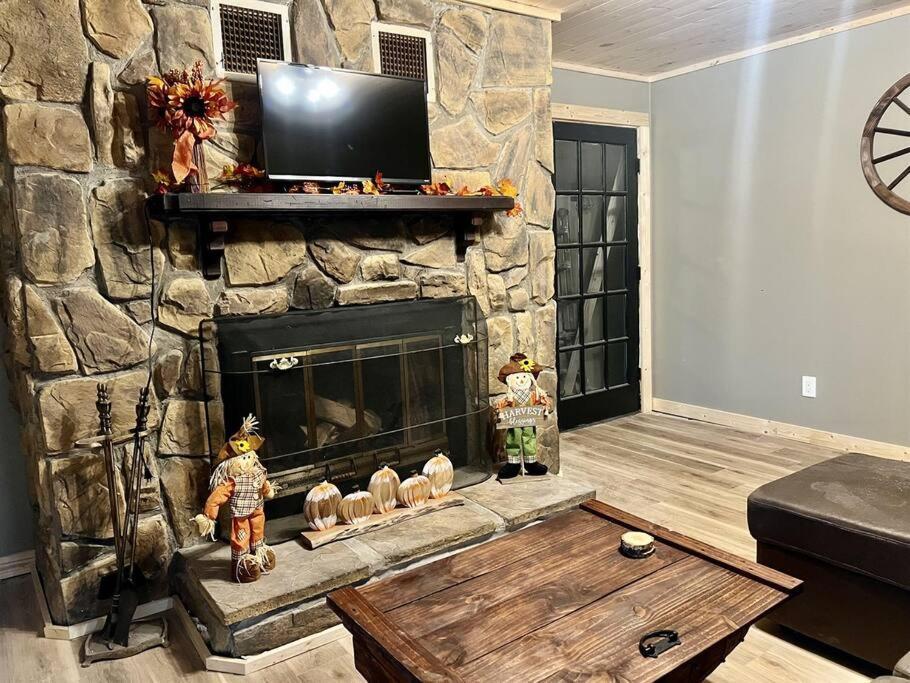 Moonshine Manor-Pets Ok-W/D-Pool Table-Arcade-Hot Tub Villa Gatlinburg Buitenkant foto